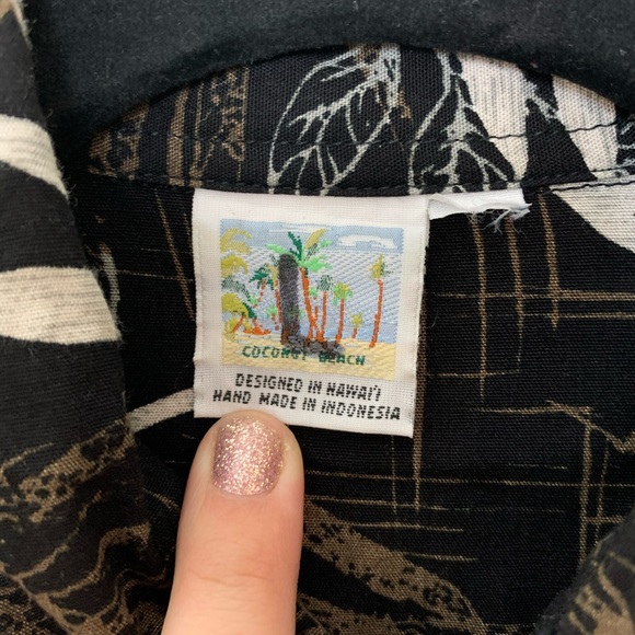 Hawaiian Shirt Large Coconut Buttons Black - Picture 4 of 9